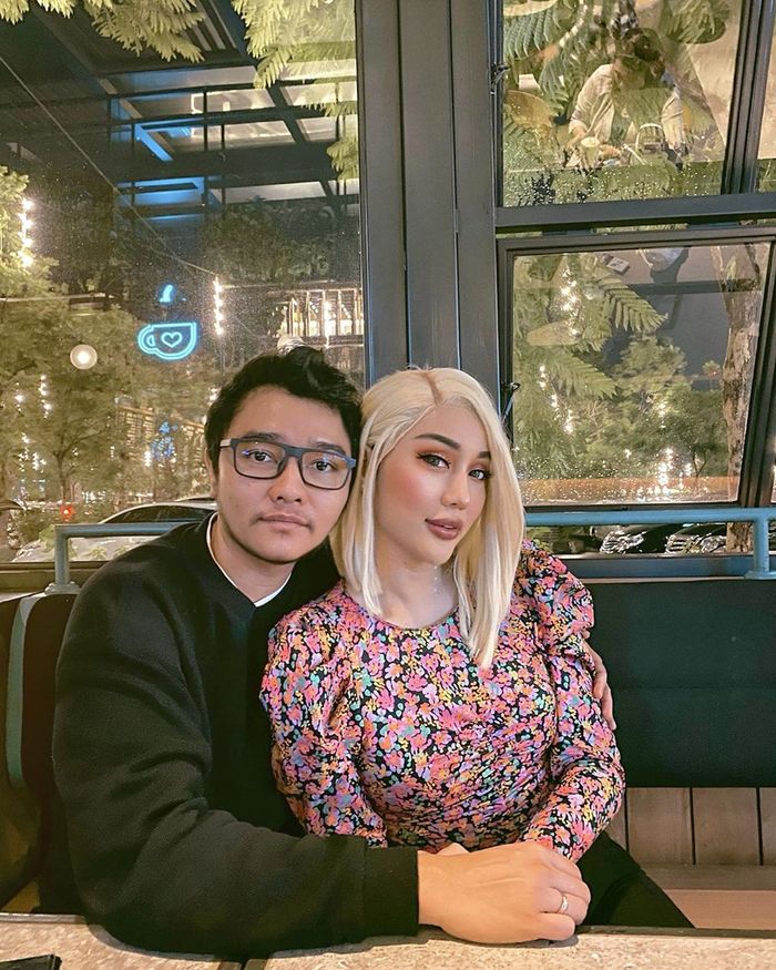 Lucinta Luna bersama Abash