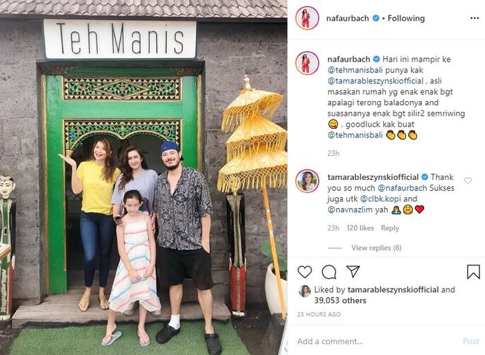 Nafa Urbach unggah potretnya bersama dengan mantan suaminya.