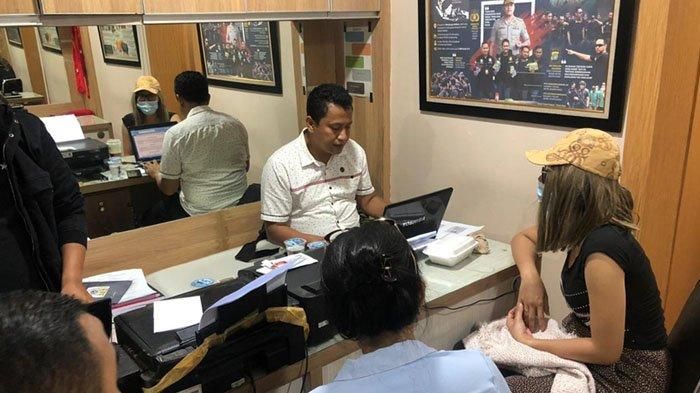 Lucinta Luna saat diperiksa pihak kepolisian (Istimewa) 