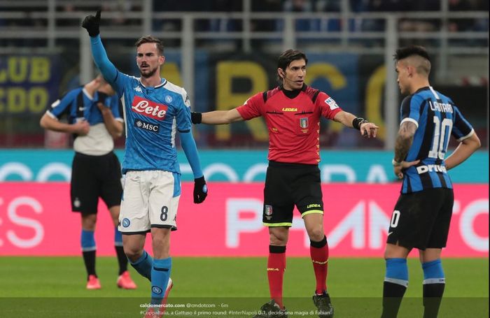 Inter Milan ditekuk Napoli akibat gol tunggal Fabian Ruiz dalam partai leg pertama semifinal Coppa Italia di Giuseppe Meazza, 12 Februari 2020.
