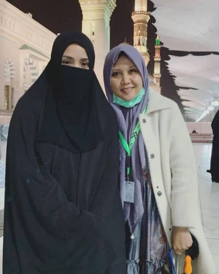Tampilan Nagita Slavina saat bercadar