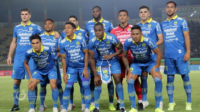 Skuat Persib Bandung saat menjalani uji coba pramusim Liga 1 2020 di Stadion Si Jalak Harupat, Bandung.