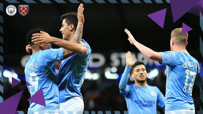 Gelandang Manchester City, Rodri Hernandez (kedua dari kiri), merayakan gol yang dicetak ke gawang West Ham United dalam laga Liga Inggris di Stadion Etihad, Rabu (19/2/2020).