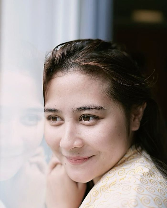 Penampilan muka bantal Prilly Latuconsina
