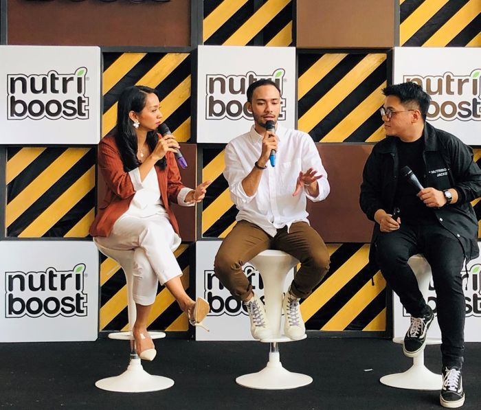 Acara peluncuran  NUTRIBOOST dengan logo VITA GO, minuman yang mengandung susu dengan berbagai kandungan vitaminnya.