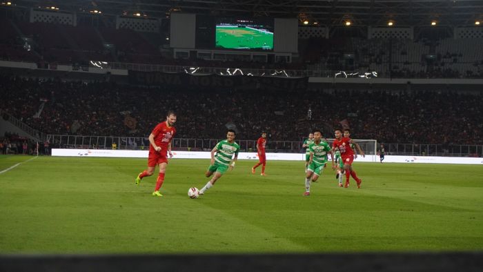 Aksi Marco Motta saat laga Persija Jakarta kontra Geylang International di Stadion Utama Gelora Bung Karno (SUGBK), Senayan, Jakarta Pusat, Minggu (23/2/2020).