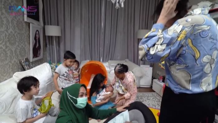 Rieta Amilia berseloroh ingin ambil anak Syahnaz