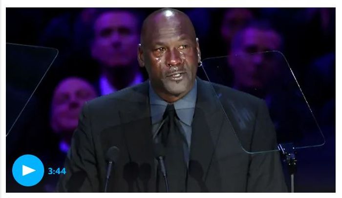 Legenda basket NBA, Michael Jordan, tak kuasa menahan tangis saat menyampaikan pidato singkat pada acara mengenang Kobe Bryant dan sang putri, Gianna, di Staples Center, Los Angeles, California, Amerika Serikat, Senin (24/2/2020).