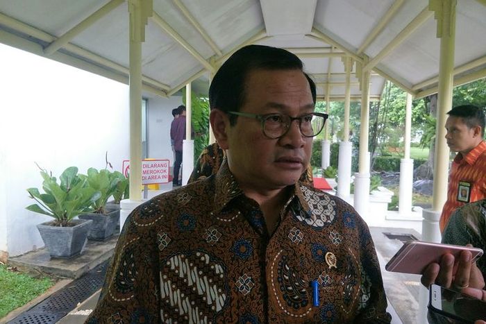 Seskab Pramono Anung di Istana Kepresidenan, Jakarta, Senin (17/2/2020)