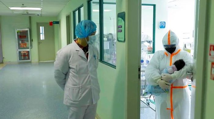 (Ilustrasi) Tim medis di <a href='https://pontianak.tribunnews.com/tag/wuhan' title='Wuhan'>Wuhan</a>, <a href='https://pontianak.tribunnews.com/tag/china' title='China'>China</a>