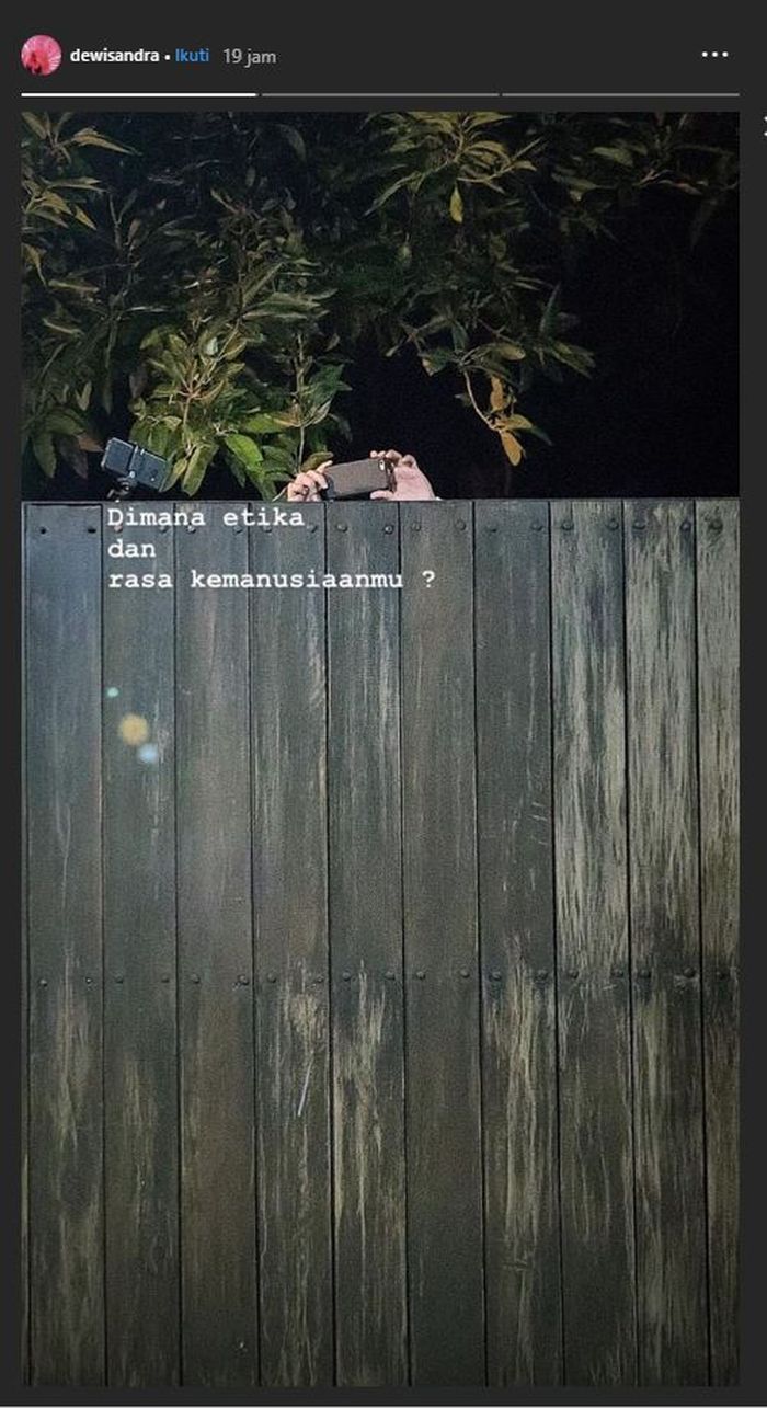Unggahan Instagram Story Dewi Sandra