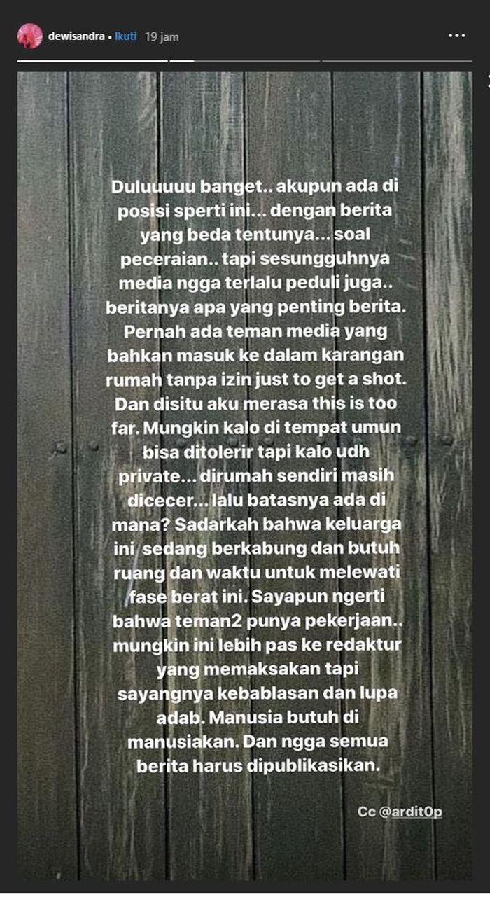Unggahan Instagram Story Dewi Sandra