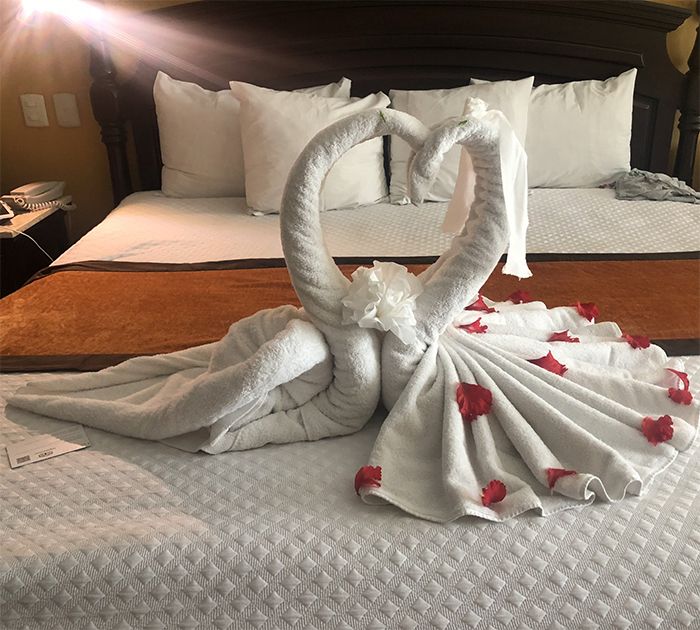 Handuk Hotel Berbentuk Unik