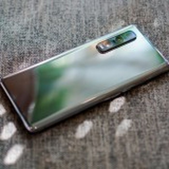 Foto Asli Oppo Find X2 Tersebar, Hadir dengan Warna Silver