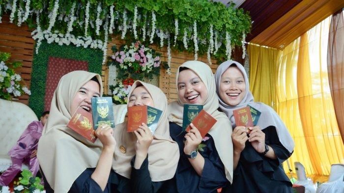 Foto resepsi pernikahan bareng seorang ibu dengan tiga anak perempuannya di Rajadesa, Ciamis