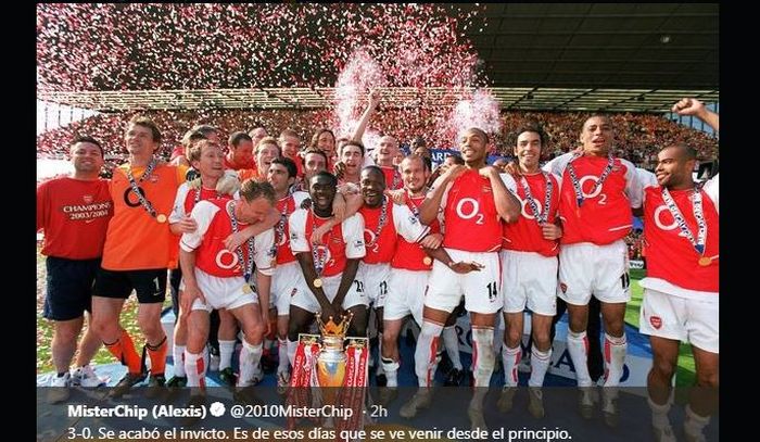 Skuad The Invincibles Arsenal saat merayakan gelar juara Liga Inggris.