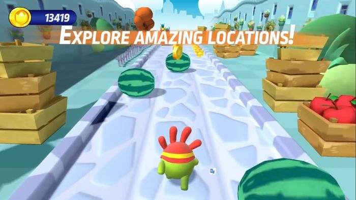 Gameplay in Om Nom: Run, you have to avoid obstacles and collect the available coins.