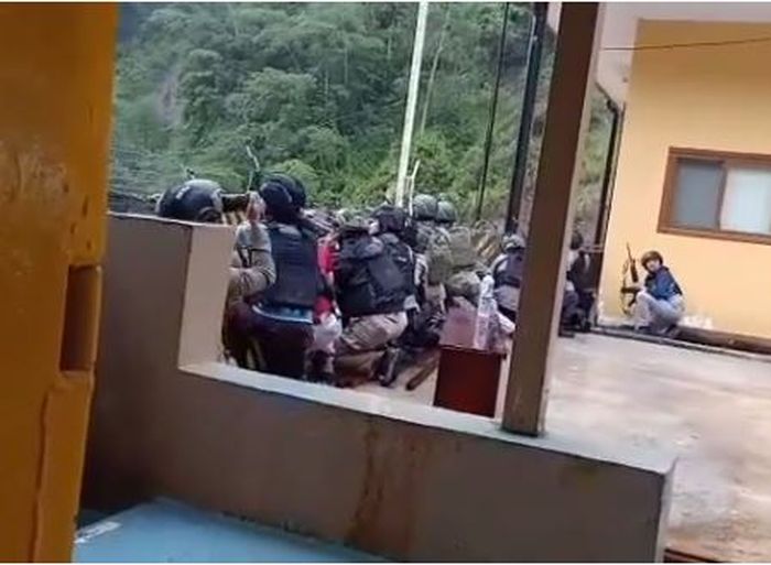 KKB Papua kembali lancarkan serangan hingga terlibat kontak senjata dengan pasukan gabungan TNI-Polri di PT Freeport.