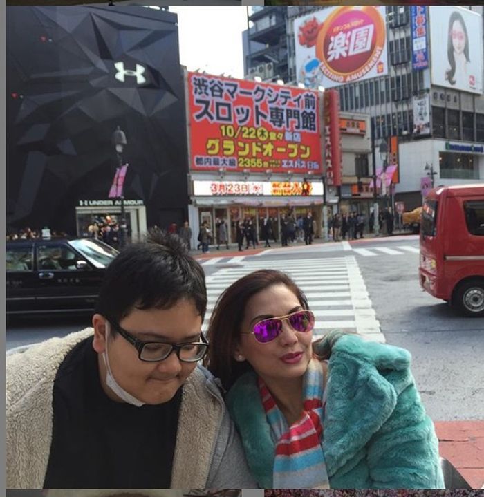 Potret Angga anak Nia Daniaty dan Farhat Abbas.