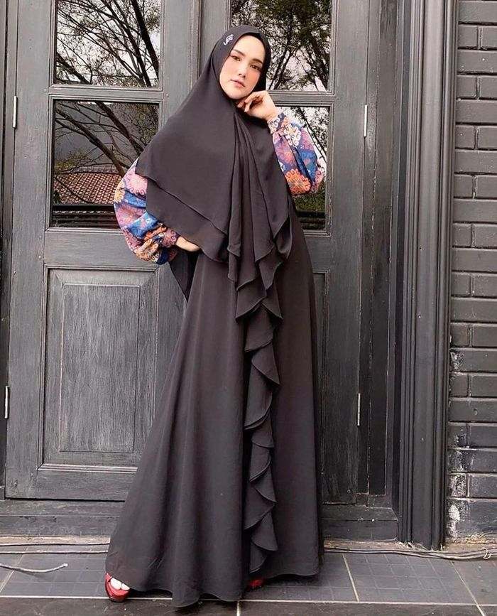 Tampilan anggun Mulan Jameela