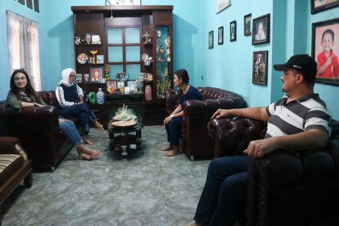Suatu ketika artis <a href='https://style.tribunnews.com/tag/luna-maya' title='Luna Maya'>Luna Maya</a> berkesempatan juga mengunjungi <a href='https://style.tribunnews.com/tag/rumah' title='rumah'>rumah</a> Suzzana.