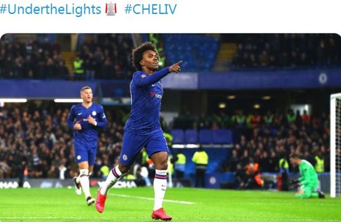 Penyerang Chelsea, Willian, merayakan gol yang dicetak ke gawang Liverpool dalam laga 16 besar Piala FA di Stadion Stamford Bridge, Selasa (3/3/2020).