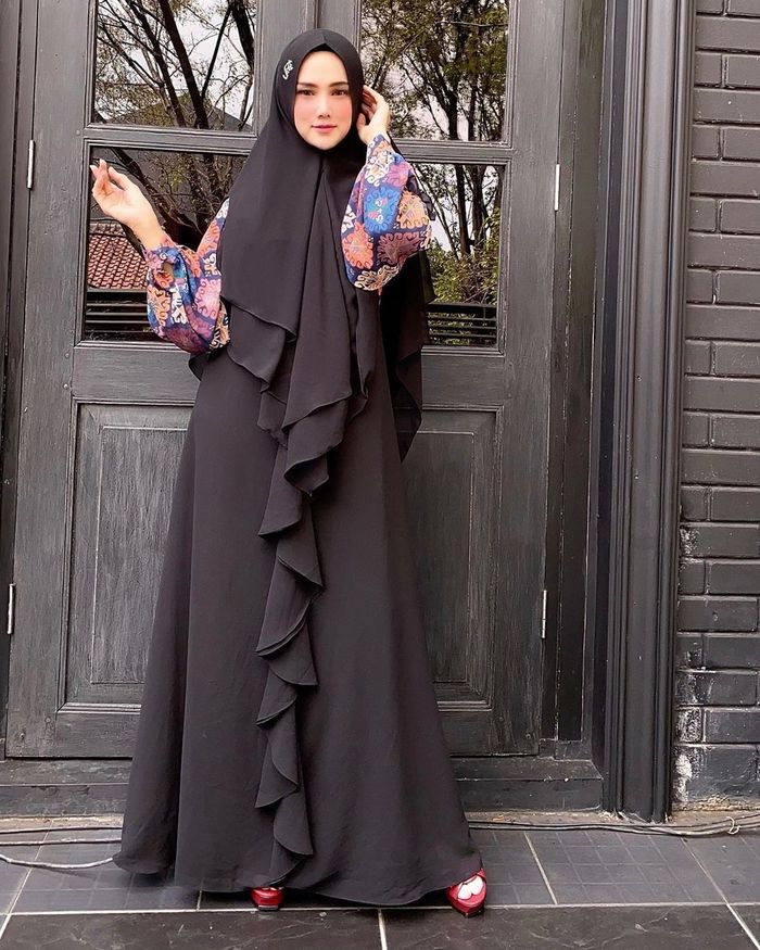 Tampilan anggun Mulan Jameela