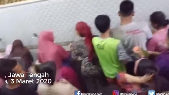 VIRAL air wudhu di masjid Pekalongan yang berwarna hijau