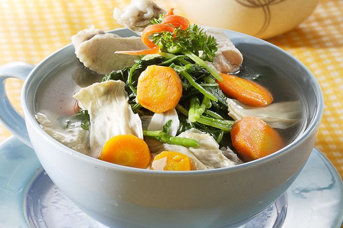 Sajian Berkuah Sehat Untuk Malam Ini Bisa Kita Coba Sajikan Dengan Resep Sayur Bening Bayam Kembang Tahu