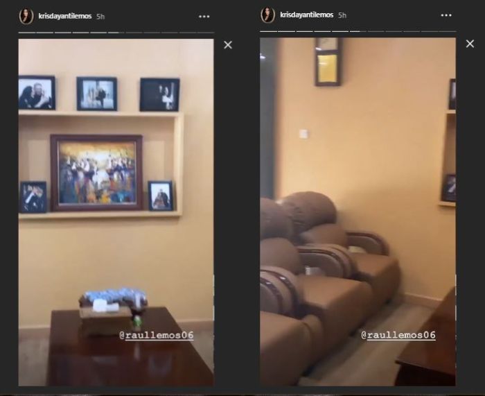 Sofa dan hiasan dinding di ruangan kerja Raul Lemos