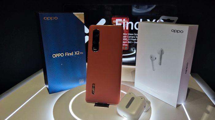 Oppo Find X2 yang resmi rilis hari Jumat (6/3), di kawasan Senayan, Jakarta Pusat.