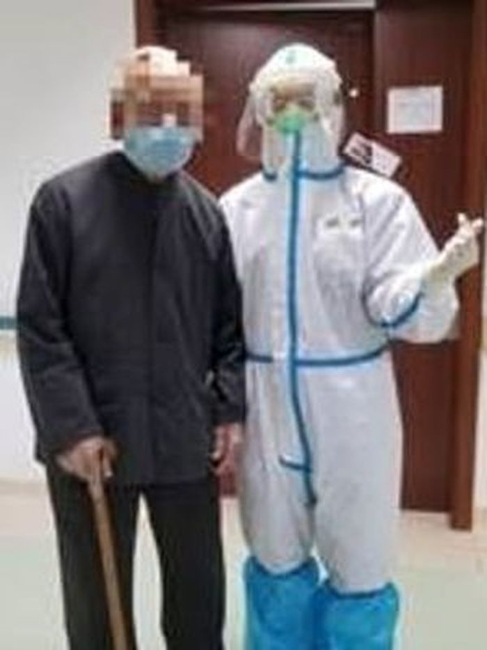 Kakek Dai (101) saat dinyatakan sembuh dan bisa keluar dari rumah sakit.