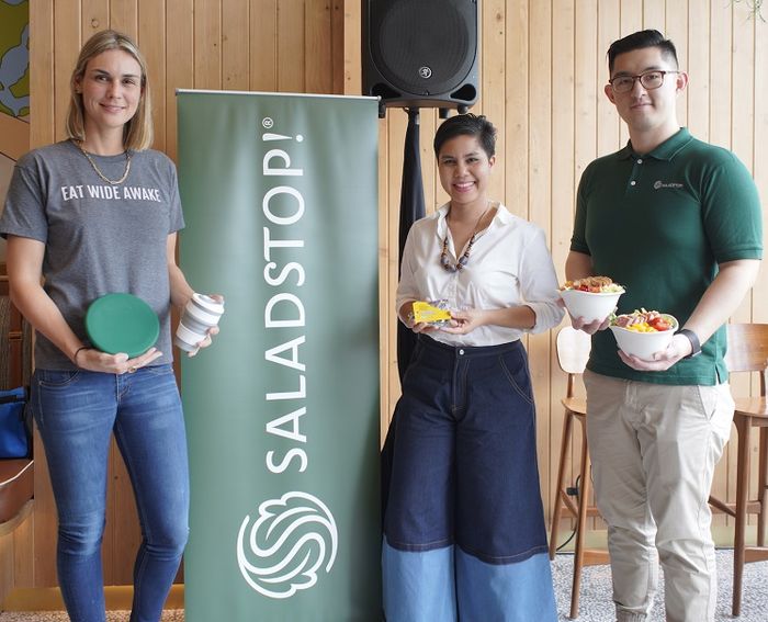 (left to right) Kathrine Desbaillet-Braha, Co-Owner & Director of SaladStop! with Margareth Meutia from WWF Indonesia and Rendy Lukita, marketing manager of SaladStop!