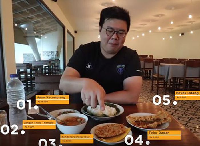 anak kuliner mencoba makanan di resto lucinta luna