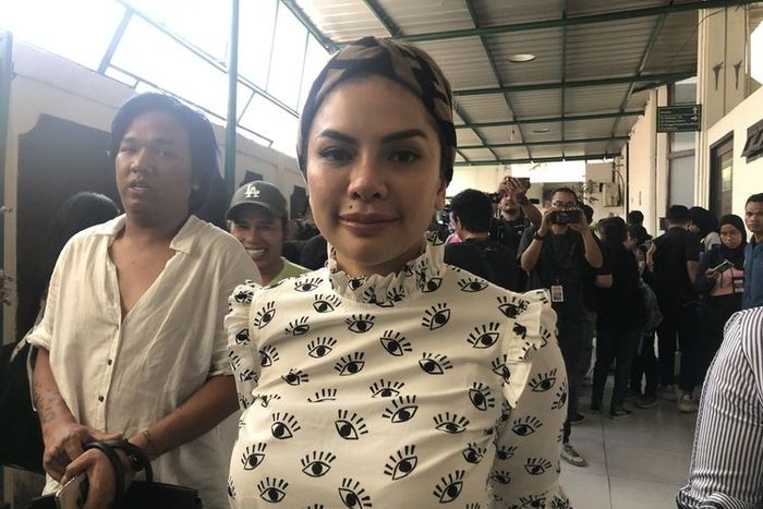 Belum Tuntas Perseteruannya dengan Mantan Suami, Nikita Mirzani Bongkar Pria yang Tengah Dekat dengan Dirinya: Enak Sama yang Lebih Tua! 