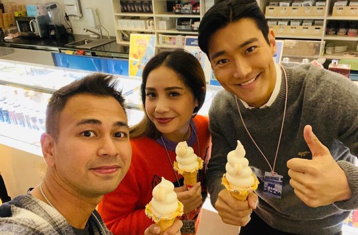 Raffi Ahmad, dan Nagita Slavina saat bertemu Siwon Choi di Korea