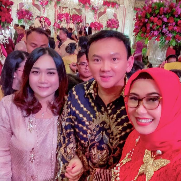 Tampilan Puput Nastiti Devi saat kondangan