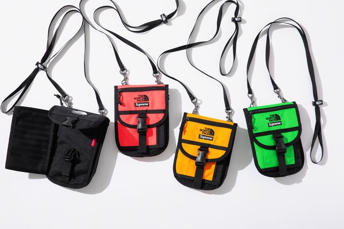 tnf supreme shoulder bag