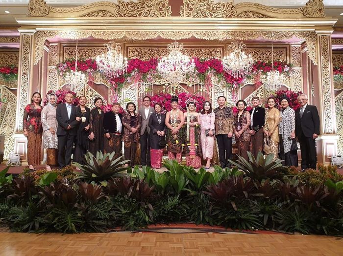 Ahok dan Puput Nastiti Devi saat kondangan