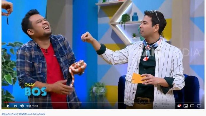 Panji Petualang tampak jijik saat melihat hewan mungil yang dipegang Raffi Ahmad