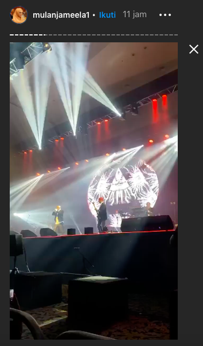 Ahmad Dhani tampil di konser Dewa 19