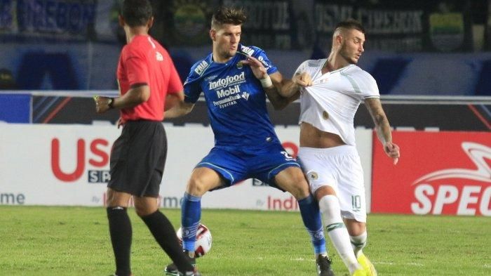 Laga pekan ketiga Shopee Liga 1 2020 antara Persib Bandung versus PSS Sleman di Stadion Si Jalak Harupat, Bandung, Minggu (15/3/2020) menjadi pertandingan terakhir musim ini sebelum ditunda hingga 29 Mei 2020 akibat virus corona.