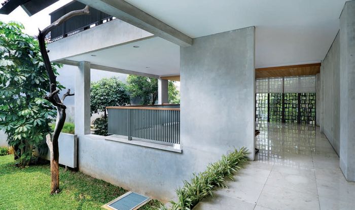 Ada Kolam Renangnya, Tilik Tips Sekaligus Inspirasi Rumah Tropis ...