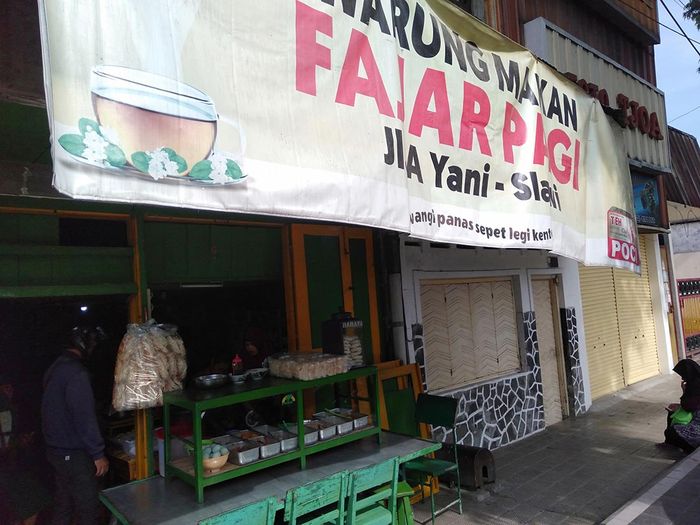 Warung Makan Fajar Pagi milik Tan Pek Hau di Slawi