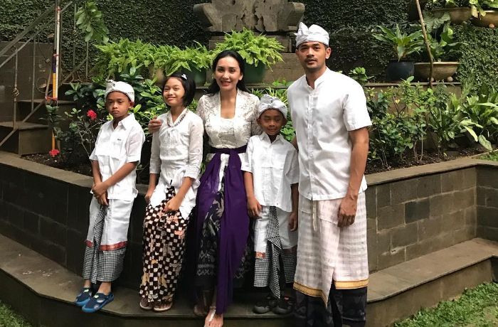 Oka Antara dan keluarga rayakan Hari Raya Nyepi 2020