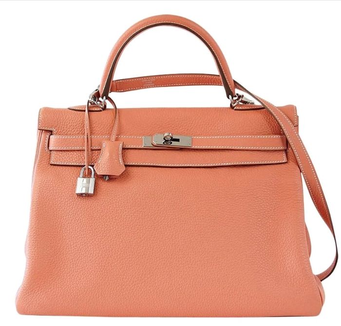 Tas Hermes yang digunakan oleh Shireen Sungkar.