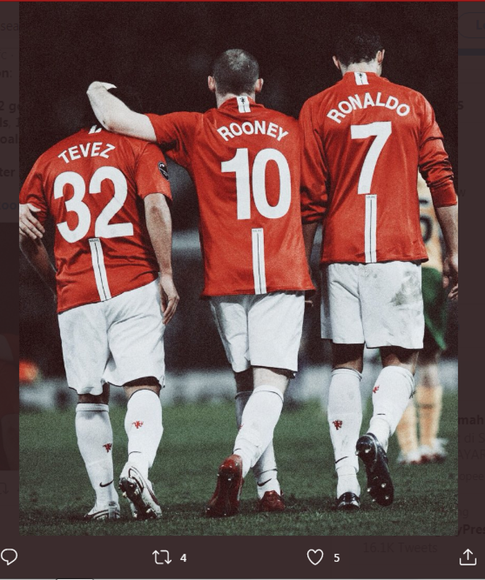 Trio penyerang Manchester United (Carlos Tevez, Wayne Rooney, dan Cristiano Ronaldo) pernah menjadi trio terbaik di Eropa.