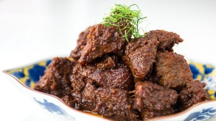 Terungkap Rahasia Bikin Rendang Ala Restoran Padang yang Hitam Pekat dan Bumbunya Meresap! Daging Empuk tapi Tidak Hancur