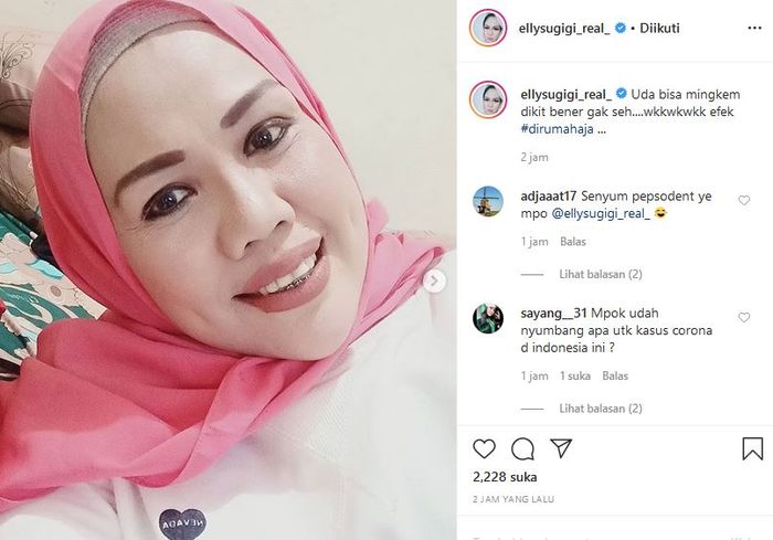 Foto Elly Sugigi setelah memasang behel gigi