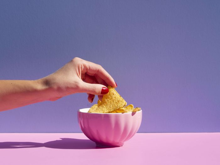 Ingin Kulit Glowing? Eits, Ini Daftar Makanan Enak yang Harus Dihindari: Keripik Kentang
